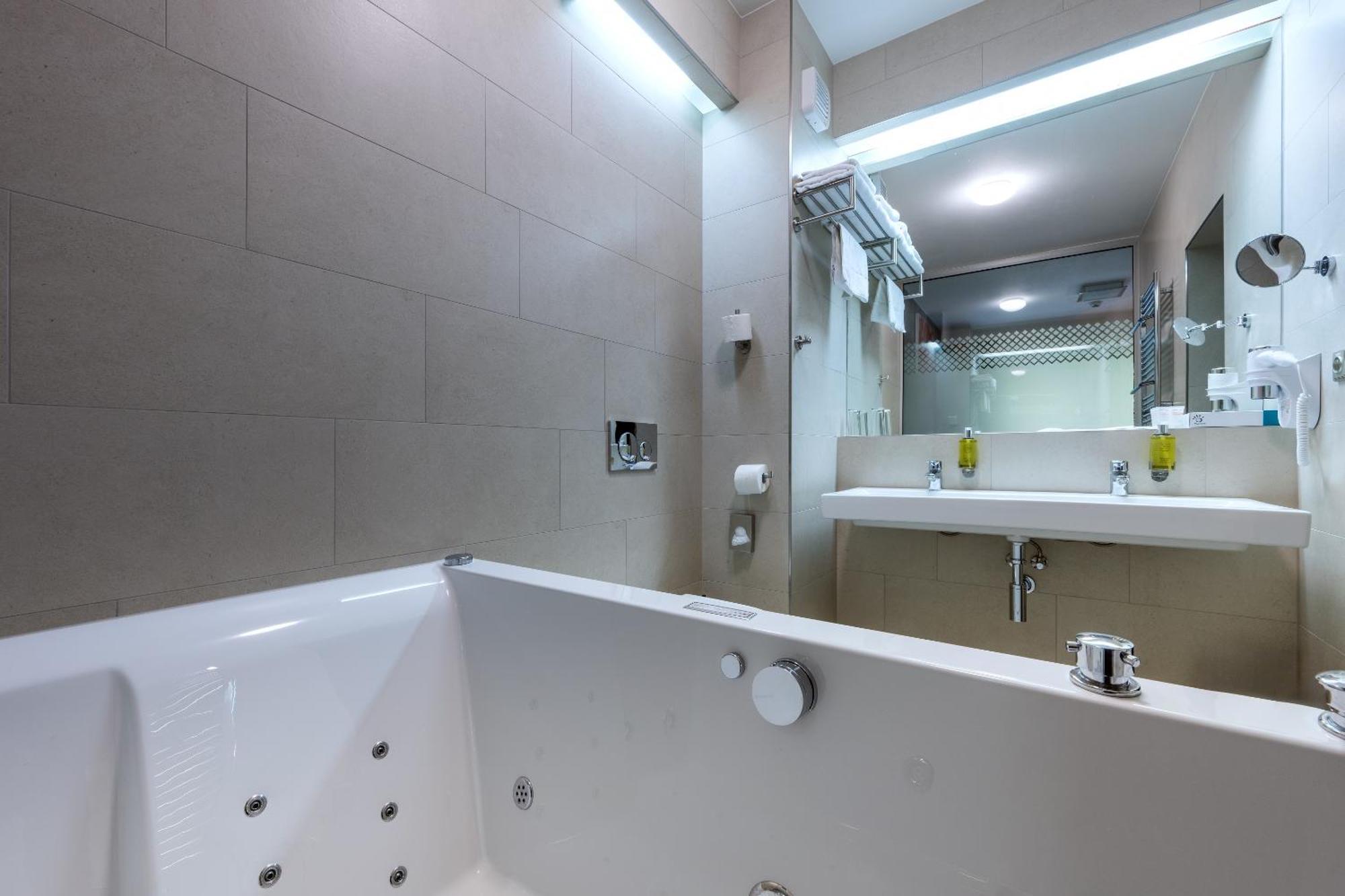 Hotel Jezerka Seč 外观 照片
